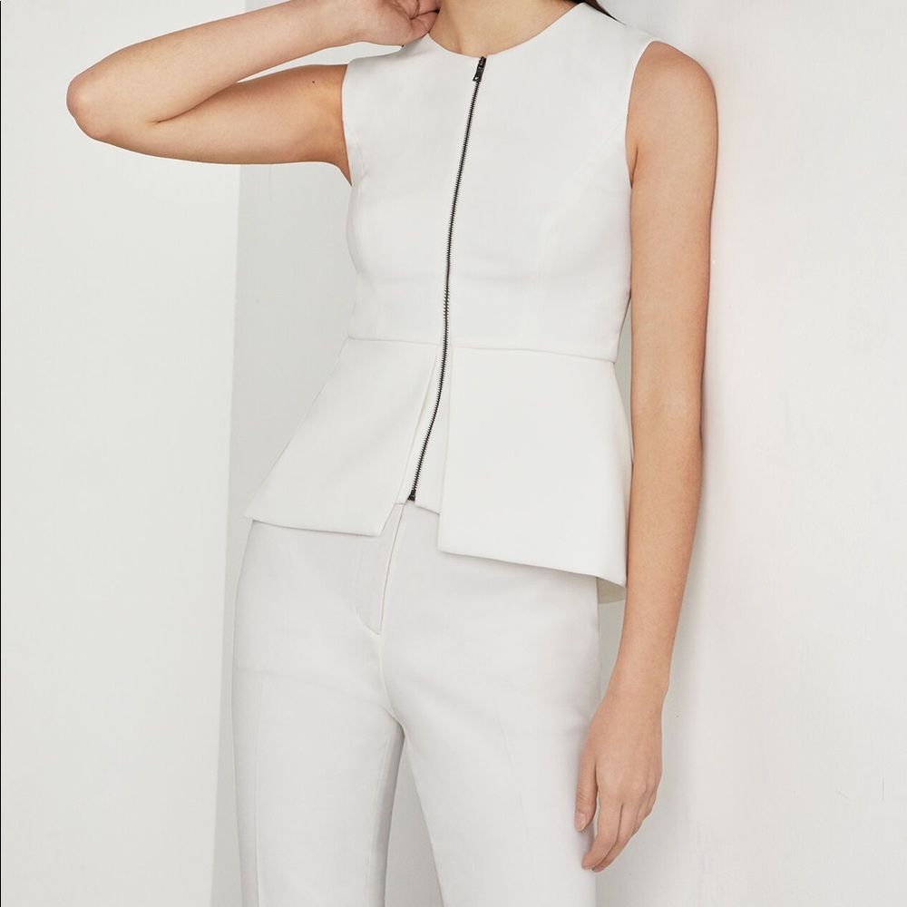 BCBGMAXAZRIA Womens Abrielle Sleeveless Peplum Top in White XS